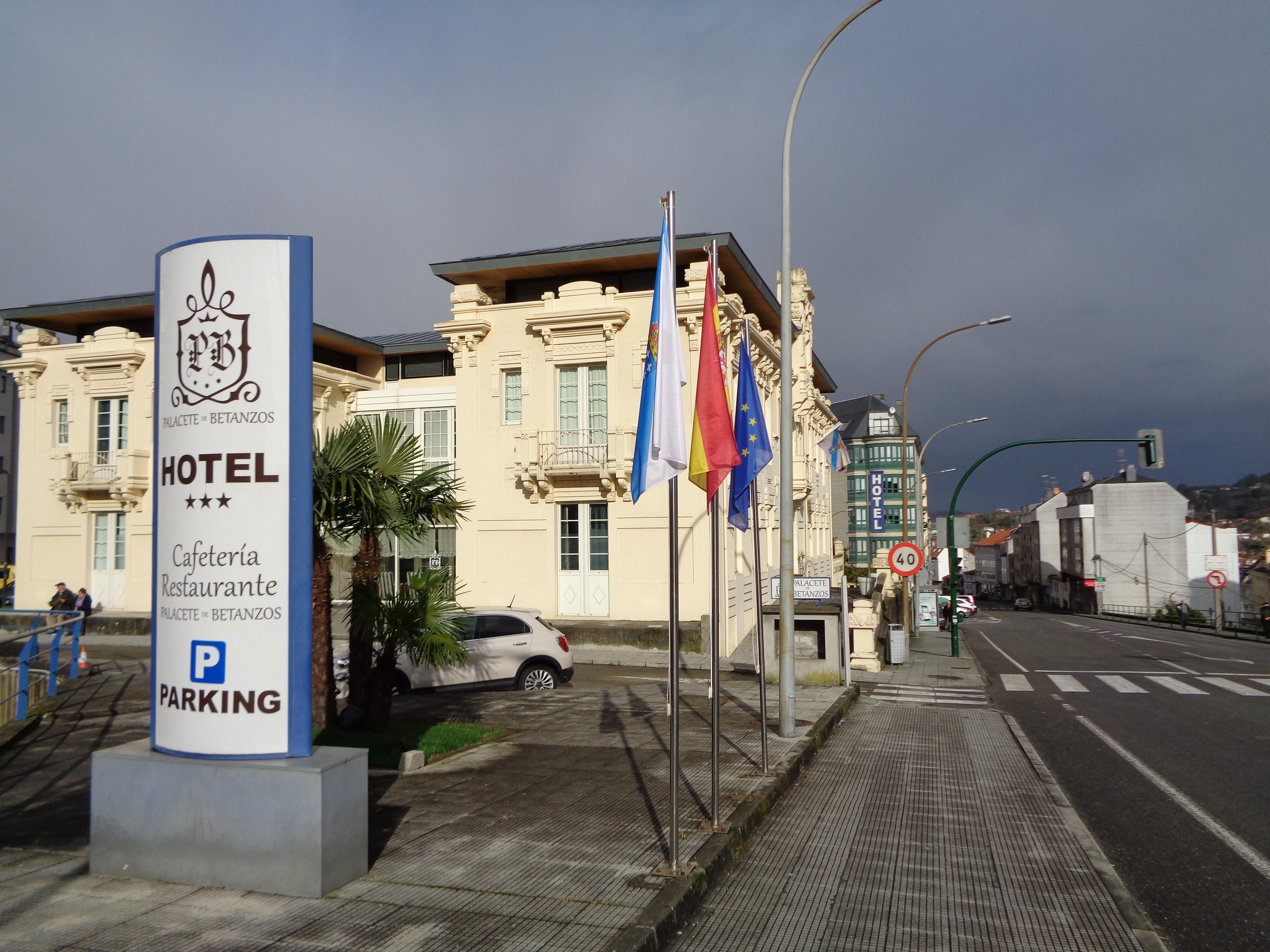 Hotel Villa De Betanzos Exteriör bild